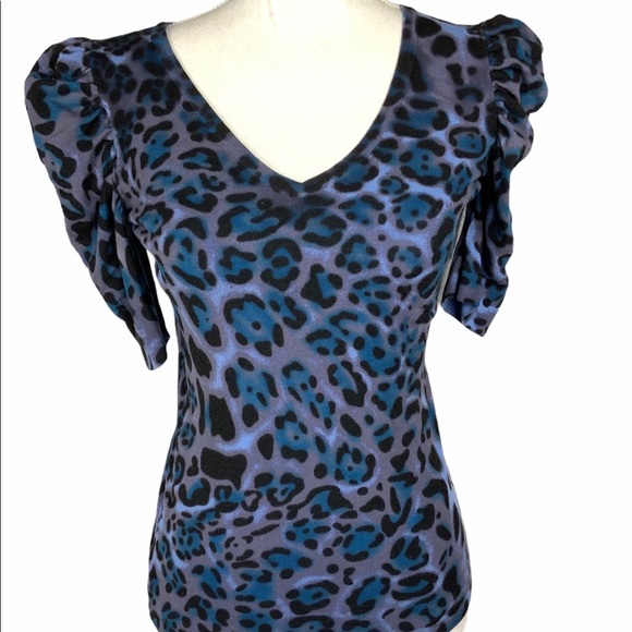 Animal Print Sweater Small Short Sleeve Blue Black - Picture 1 of 4